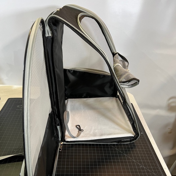 EUC Texsens pet backpack - Picture 8 of 9